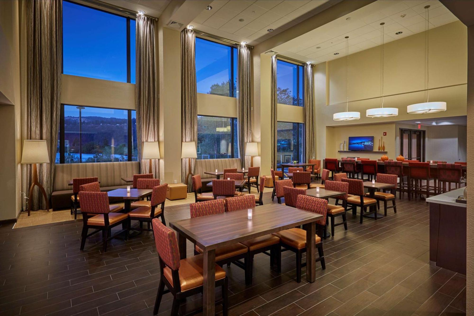 Hampton Inn & Suites Hood River Bagian luar foto